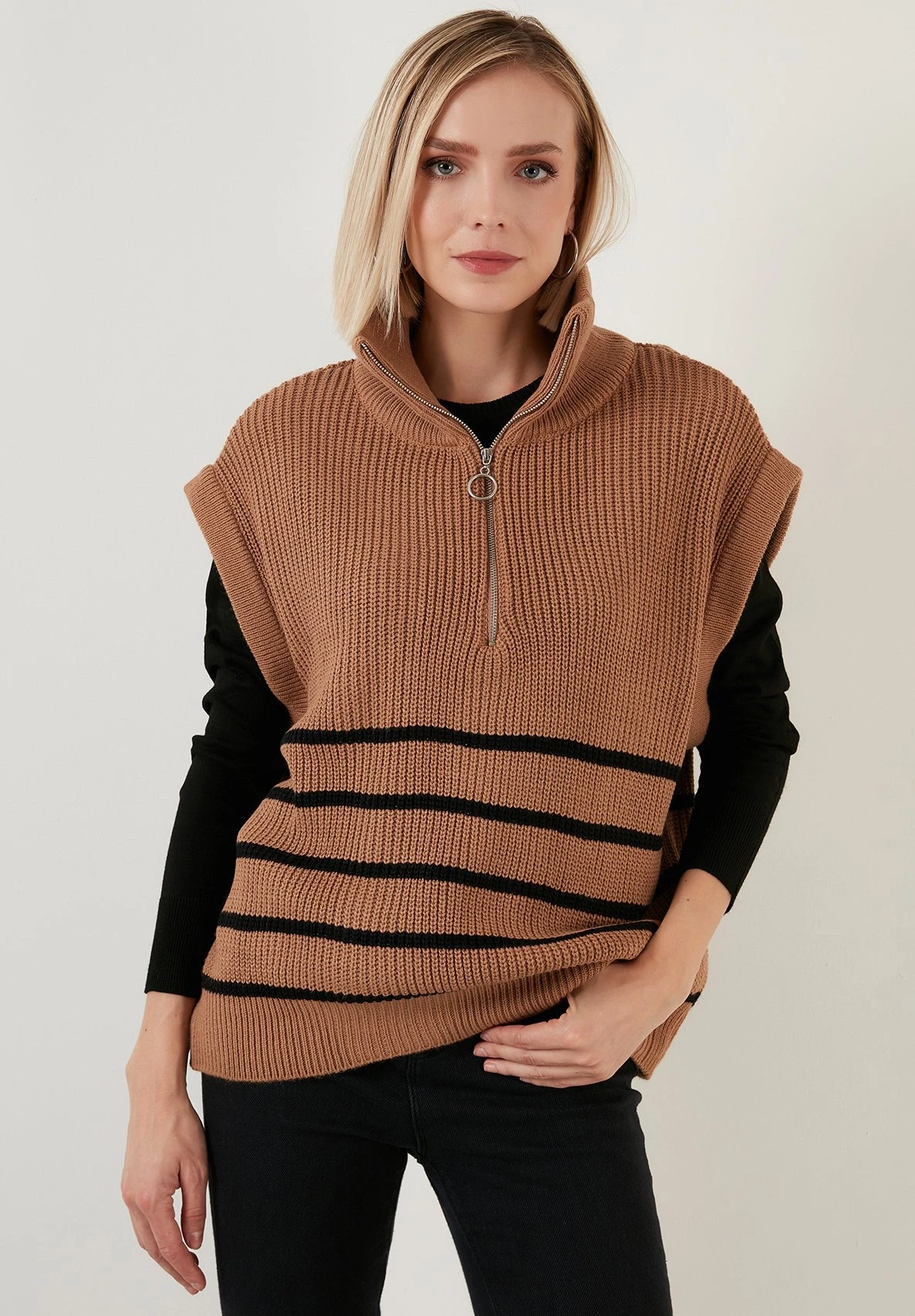 LELA Regular FitT-Shirt Con StampaBrown Donna T-shirt E Top L6S21D02C-O11 6 LELA Regular FitT-Shirt Con StampaBrown Donna T-shirt E Top L6S21D02C-O11 - immagine 6