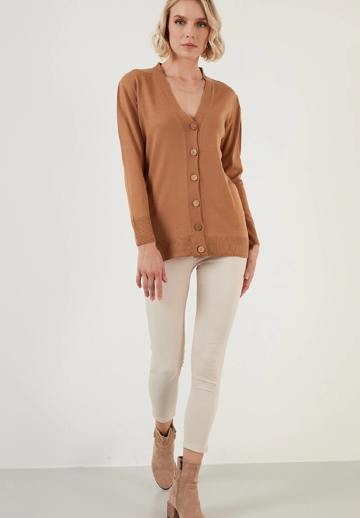 LELA Regular FitCardiganCaramel Donna Maglieria L6S21I042-O11 2 LELA Regular FitCardiganCaramel Donna Maglieria L6S21I042-O11 - immagine 2