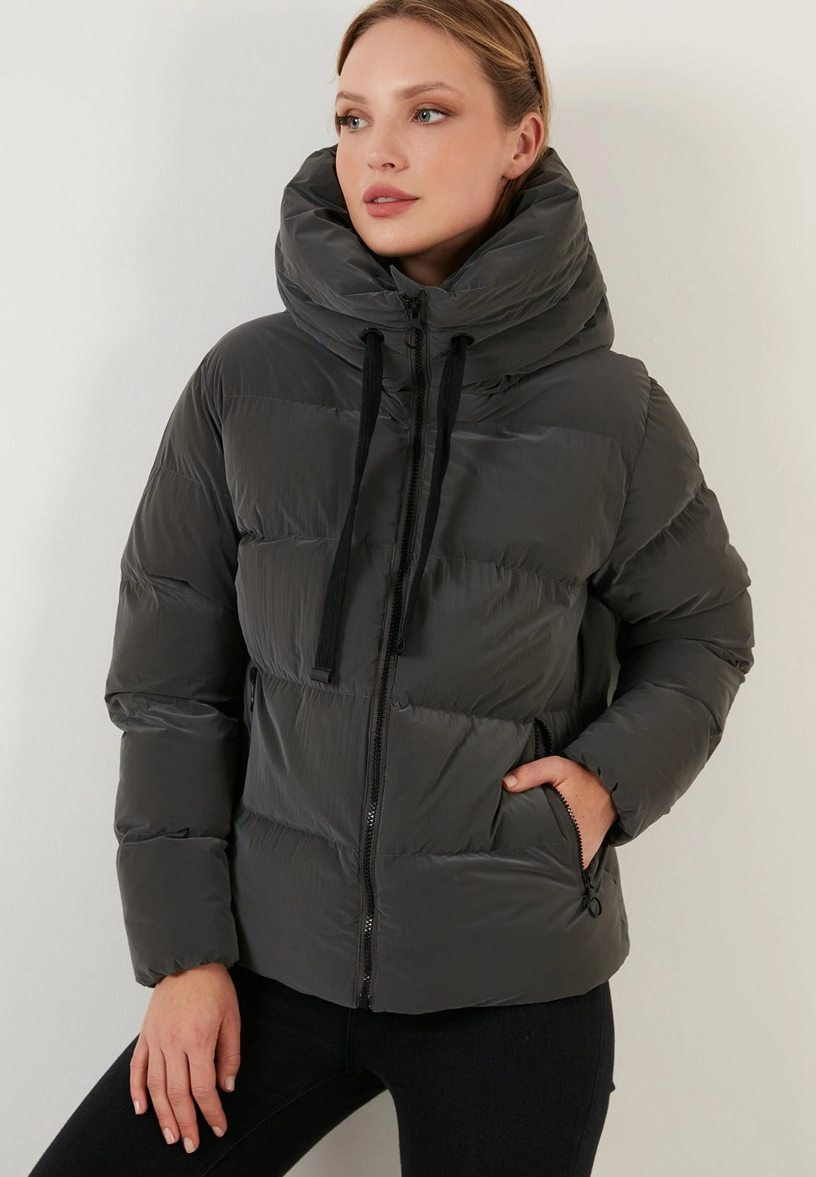 Lela Hooded Puffer FlameGiacca InvernaleGrey Donna Giacche E Blazer L6S21U00R-C11 1 Lela Hooded Puffer FlameGiacca InvernaleGrey Donna Giacche E Blazer L6S21U00R-C11