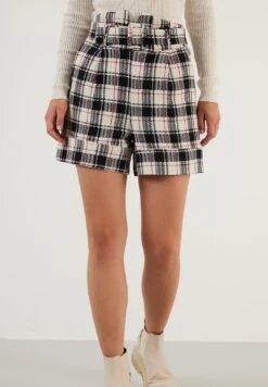 LELA Regular Fit - Shorts - Black