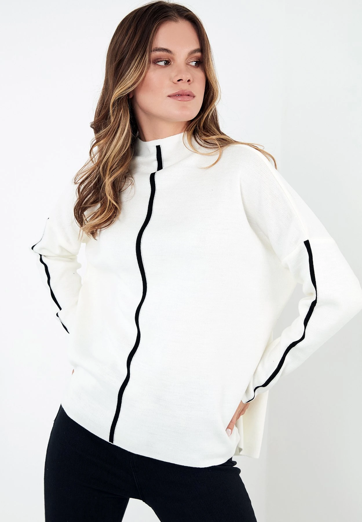 LELA MaglioneBeige, Black Donna Maglieria L6S21I00U-B11 4 LELA MaglioneBeige, Black Donna Maglieria L6S21I00U-B11 - immagine 4