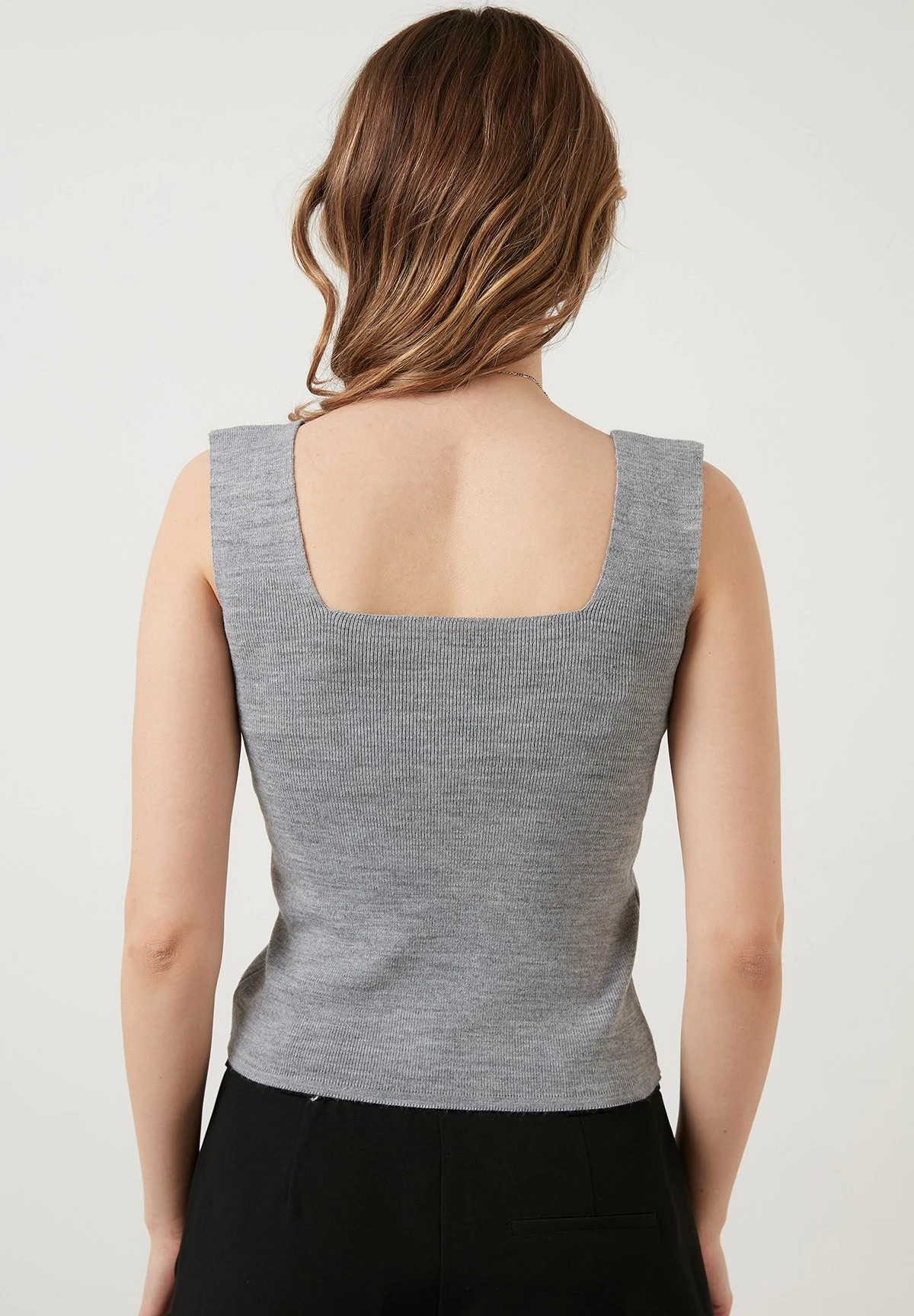LELA Regular Fit - Top - Grey 2 LELA Regular Fit - Top - Grey - immagine 2