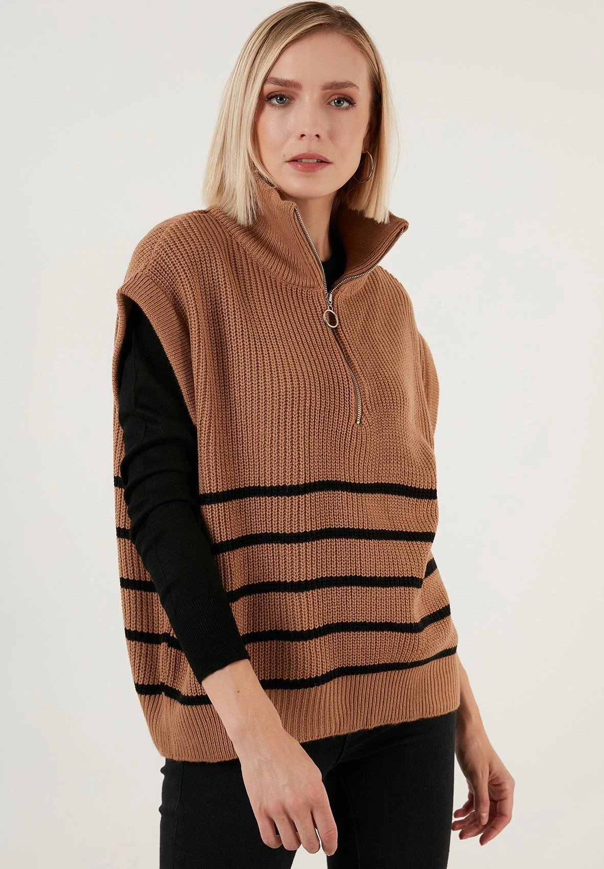 LELA Regular FitT-Shirt Con StampaBrown Donna T-shirt E Top L6S21D02C-O11 1 LELA Regular FitT-Shirt Con StampaBrown Donna T-shirt E Top L6S21D02C-O11