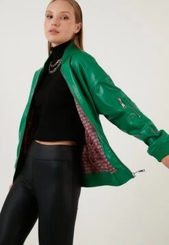 LELA Loose FitGiacca In SimilpelleBenetton Color Donna Giacche E Blazer L6S21U01P-M11 10 LELA Loose FitGiacca In SimilpelleBenetton Color Donna Giacche E Blazer L6S21U01P-M11 -Lela 13d0e04b5d8241f9a9380d88a15ae870