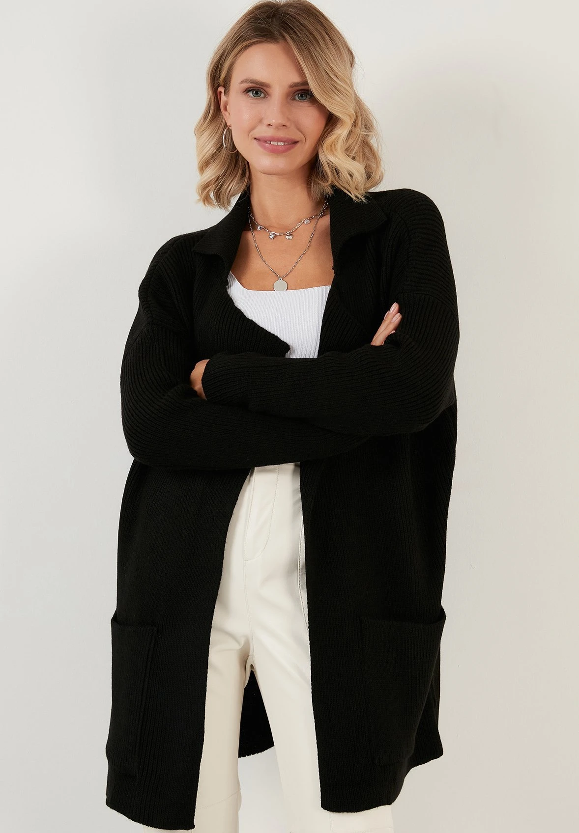 LELA Regular Fit - Cardigan - Black 4 LELA Regular Fit - Cardigan - Black - immagine 4