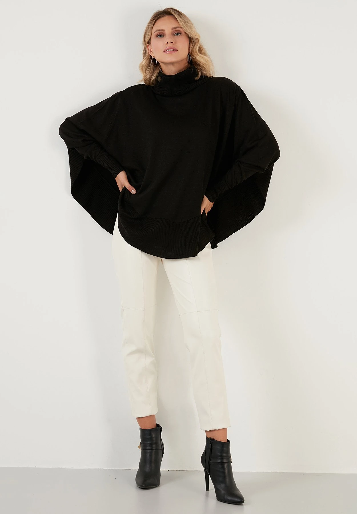 LELA MantellaBlack Donna Giacche E Blazer L6S21I03U-Q11 4 LELA MantellaBlack Donna Giacche E Blazer L6S21I03U-Q11 - immagine 4