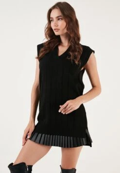 LELA Regular Fit - T-Shirt Basic - Black 11 LELA Regular Fit - T-Shirt Basic - Black -Lela 222432da396f48beb9f0d55a0a03fcf5