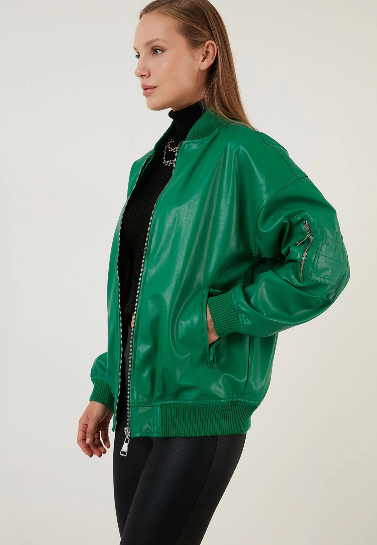 LELA Loose FitGiacca In SimilpelleBenetton Color Donna Giacche E Blazer L6S21U01P-M11 5 LELA Loose FitGiacca In SimilpelleBenetton Color Donna Giacche E Blazer L6S21U01P-M11 - immagine 5