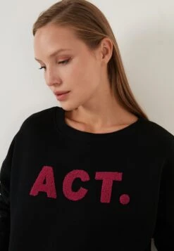 LELA FelpaBlack Donna Felpe L6S21J01D-Q11 -Lela 26f0b1e929fe4ea8ace5c78d59c14469