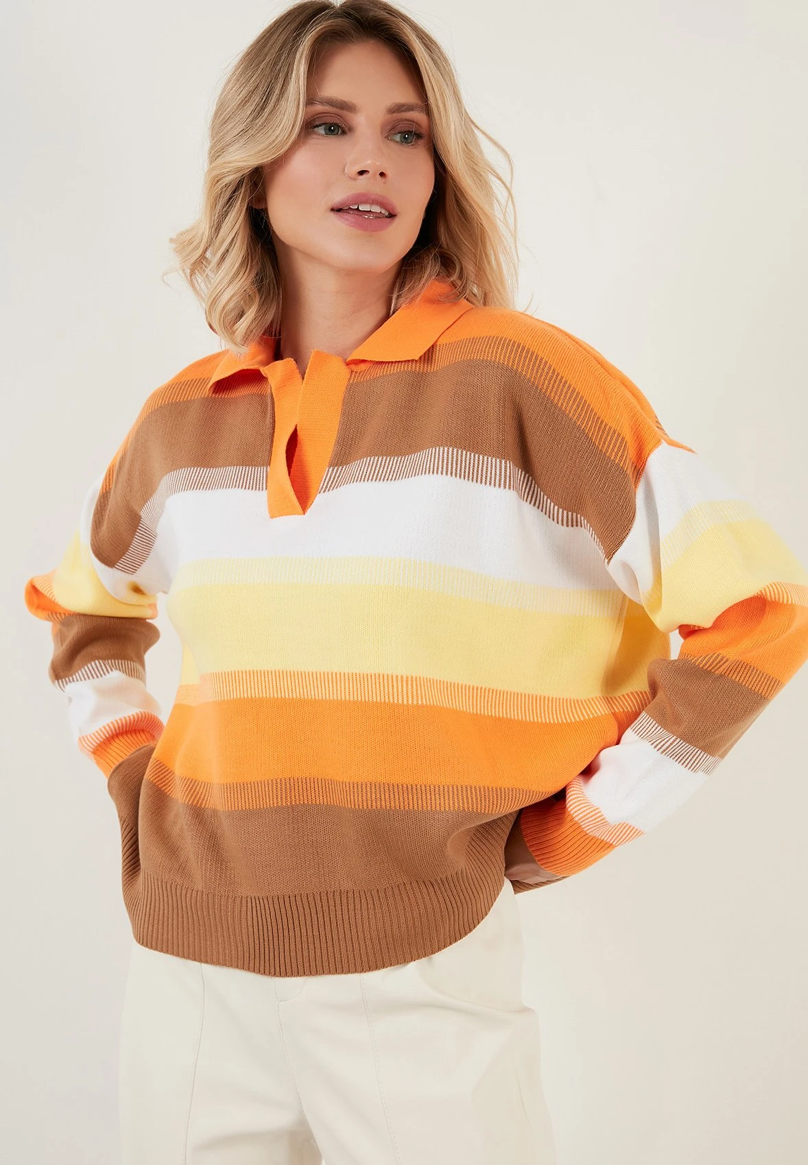 LELA PoloCaramel Donna T-shirt E Top L6S21D02A-O11 4 LELA PoloCaramel Donna T-shirt E Top L6S21D02A-O11 - immagine 4