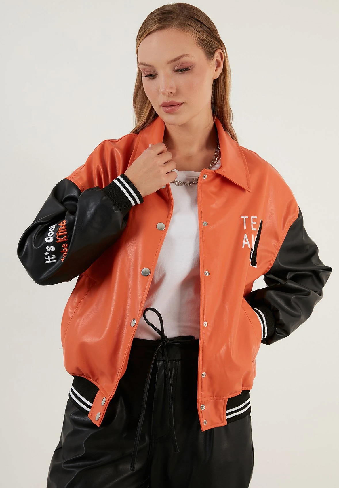 LELA Loose FitGiacca In SimilpelleOrange Donna Giacche E Blazer L6S21U01C-H11 7 LELA Loose FitGiacca In SimilpelleOrange Donna Giacche E Blazer L6S21U01C-H11 - immagine 7