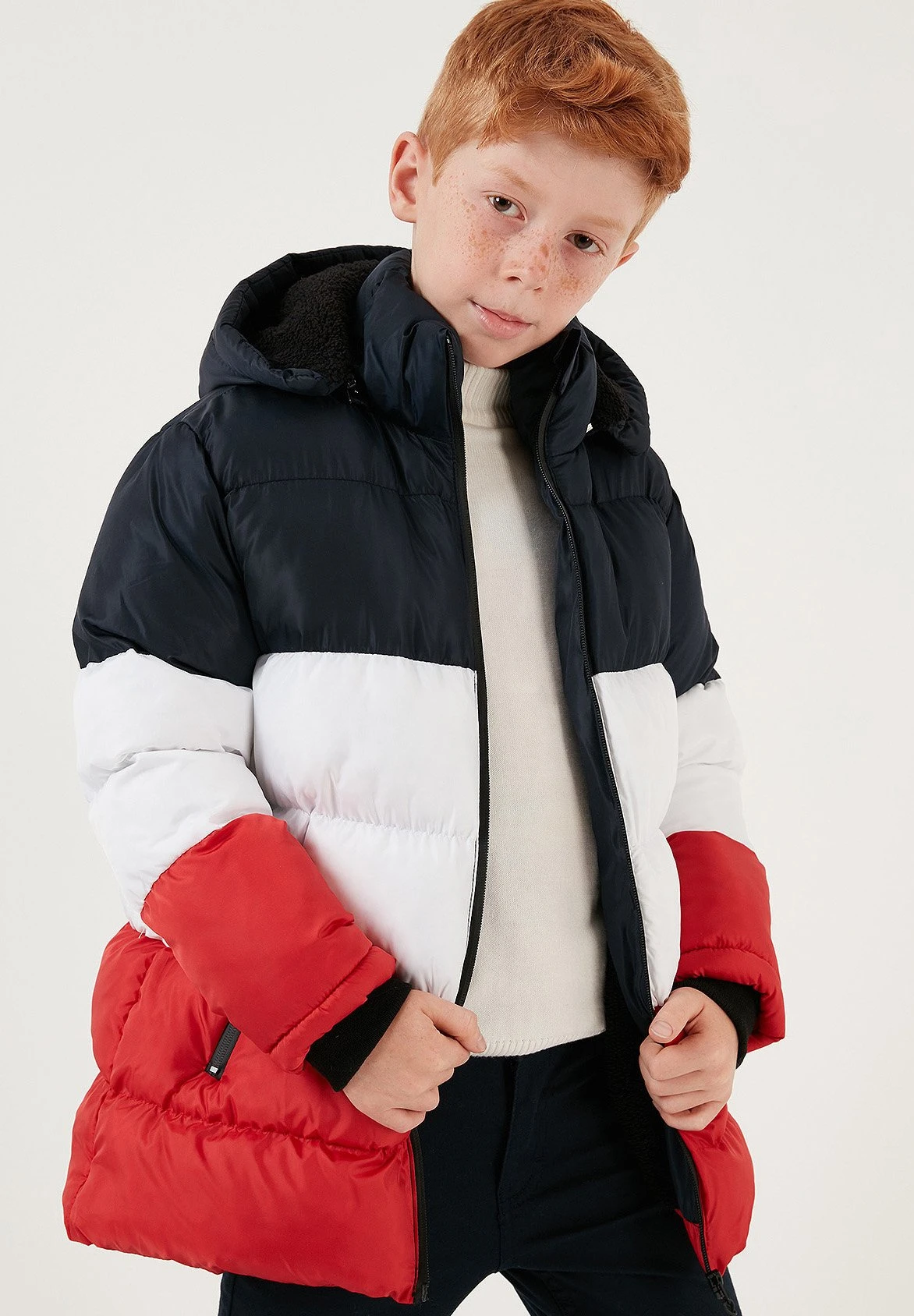 LELA Removable Hooded InflatableCappotto InvernaleD Blue White Red Bambini Abbigliamento Outwear L6S26L000-K11 4 LELA Removable Hooded InflatableCappotto InvernaleD Blue White Red Bambini Abbigliamento Outwear L6S26L000-K11 - immagine 4