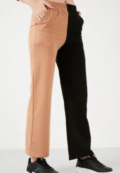 LELA Regular FitPantaloni SportiviBiscuit Color/Black Donna Pantaloni L6S21A00Q-O11 -Lela 544cede55e01410a85855487d69c4174