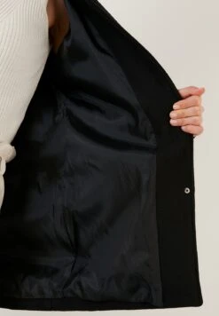 LELA Regular Fit - Cappotto Corto - Black -Lela 69db322c78bf4b079911a43652300375