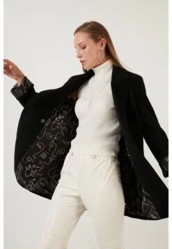 LELA Cappotto CortoBlack Donna Cappotti L6S21U01M-Q11 -Lela 6d09b0134954465e9dcf15bc381977da