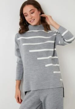 Lela -Lela 70c011e39bac4416bc2947a1747888c8