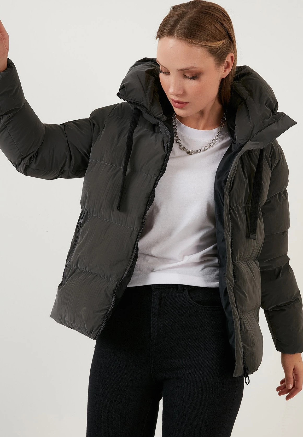 Lela Hooded Puffer FlameGiacca InvernaleGrey Donna Giacche E Blazer L6S21U00R-C11 2 Lela Hooded Puffer FlameGiacca InvernaleGrey Donna Giacche E Blazer L6S21U00R-C11 - immagine 2