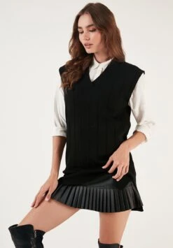 LELA Regular Fit - T-Shirt Basic - Black 12 LELA Regular Fit - T-Shirt Basic - Black -Lela 72c2bd64479d46389e9e99e3d7709fab