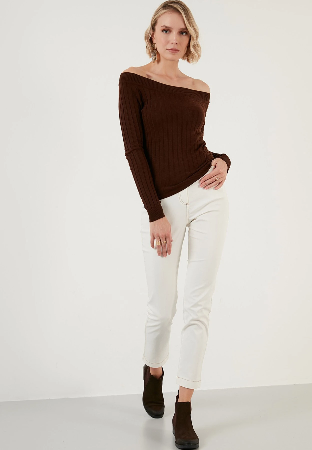 LELA Regular FitMaglioneBrown Donna Maglieria L6S21I037-O11 2 LELA Regular FitMaglioneBrown Donna Maglieria L6S21I037-O11 - immagine 2