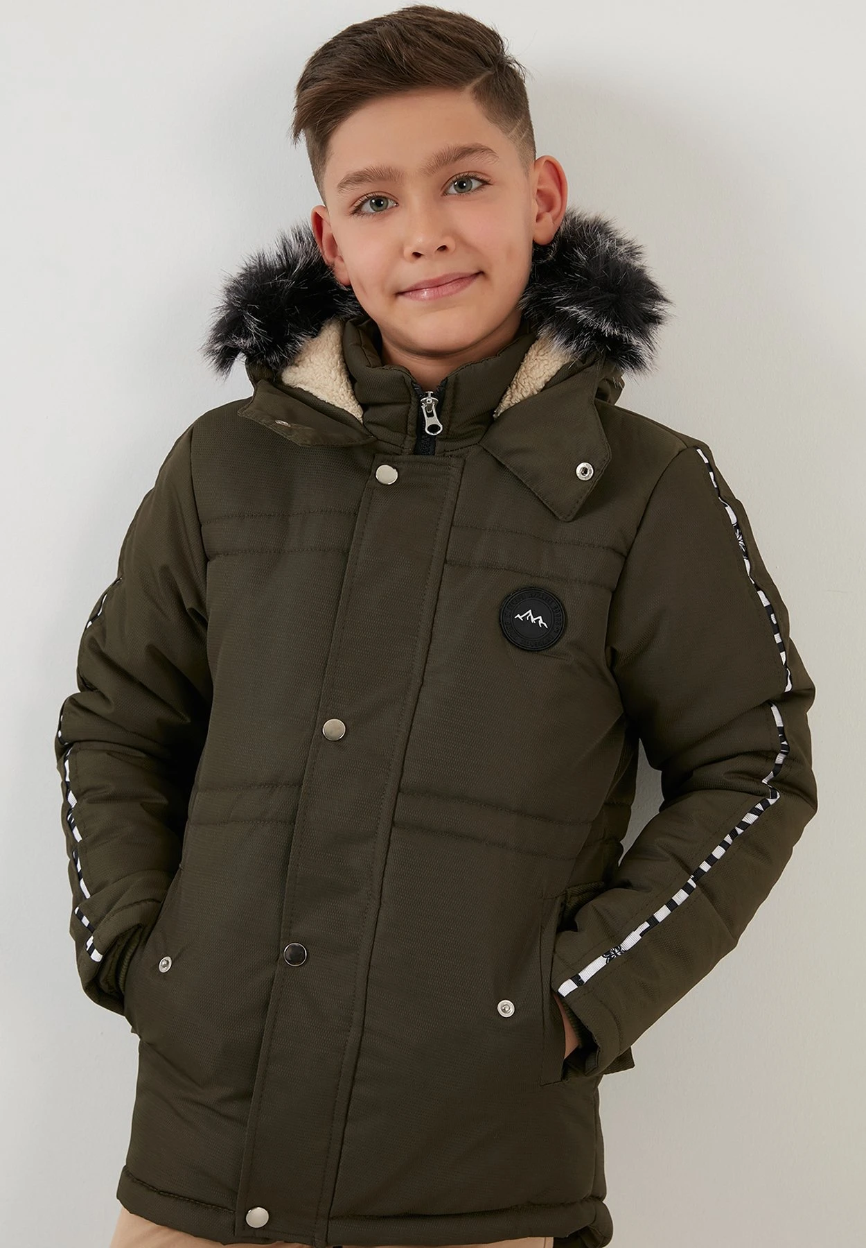 LELA Regular FitGiacca InvernaleLight Khaki Bambini Abbigliamento Outwear L6S24L00F-N11 2 LELA Regular FitGiacca InvernaleLight Khaki Bambini Abbigliamento Outwear L6S24L00F-N11 - immagine 2