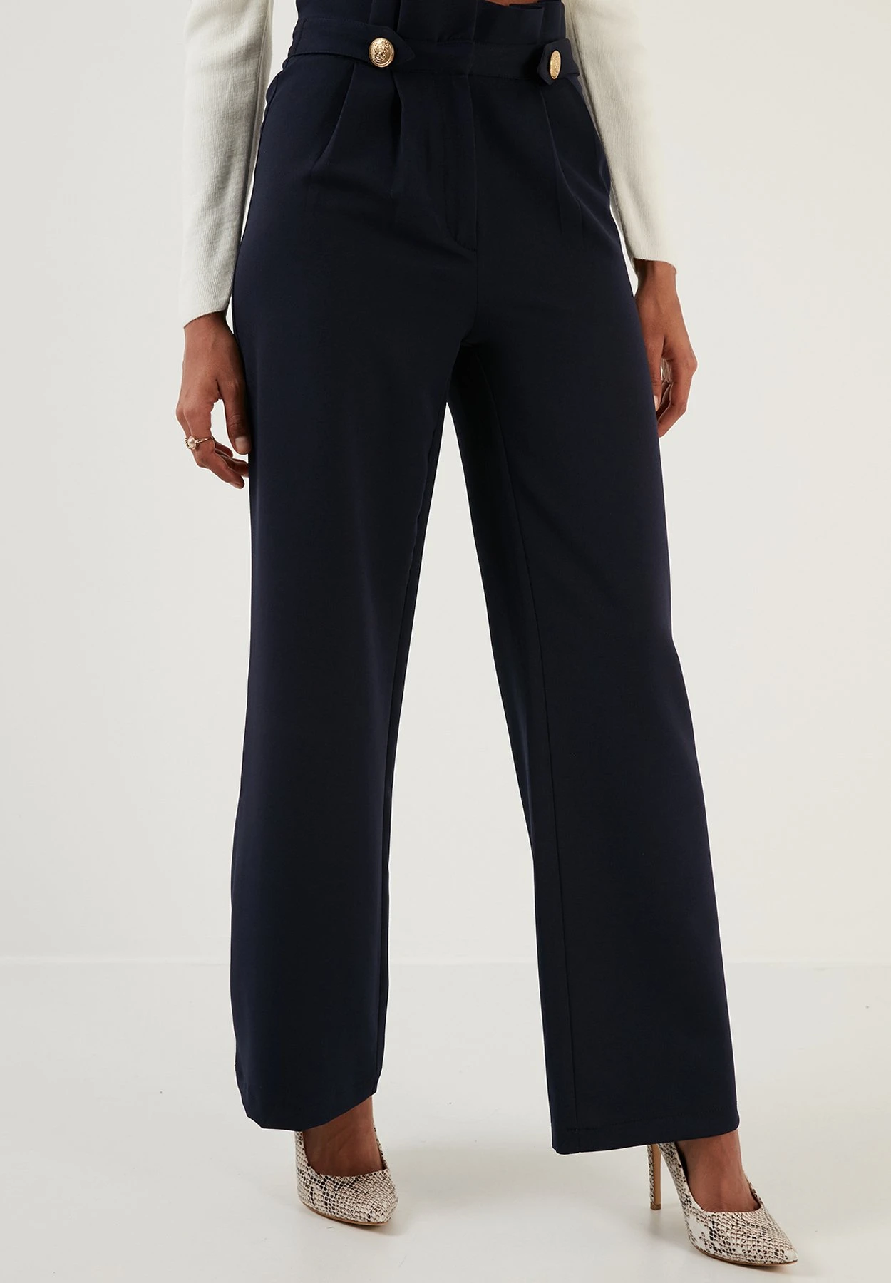 LELA Regular FitPantaloniDark Blue Donna Pantaloni L6S21A01C-K11 4 LELA Regular FitPantaloniDark Blue Donna Pantaloni L6S21A01C-K11 - immagine 4