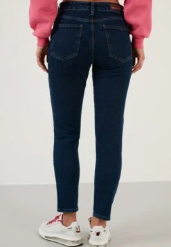 LELA Slim FitJeans Slim FitLight Blue Donna Jeans L6S21N003-K11 -Lela a96be1a4c23f4e4db4517685522f8231