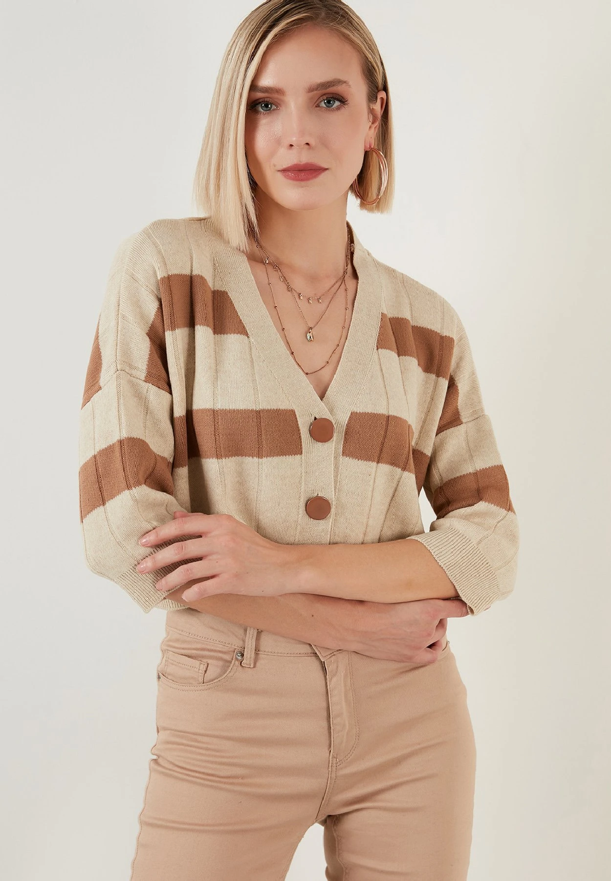 LELA Regular FitCardiganCream Donna Maglieria L6S21I04A-O11 4 LELA Regular FitCardiganCream Donna Maglieria L6S21I04A-O11 - immagine 4