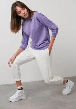 LELA Regular FitFelpaLilac Donna Felpe L6S21J00D-I12 7 LELA Regular FitFelpaLilac Donna Felpe L6S21J00D-I12 -Lela ba680f2aea15448b9101b6596c896c0e