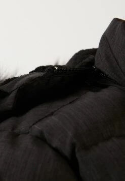 LELA Regular FitGiacca InvernaleBlack Bambini Abbigliamento Outwear L6S24L00C-Q11 12 LELA Regular FitGiacca InvernaleBlack Bambini Abbigliamento Outwear L6S24L00C-Q11 -Lela c88f10596d95415693636826f7f1baf5