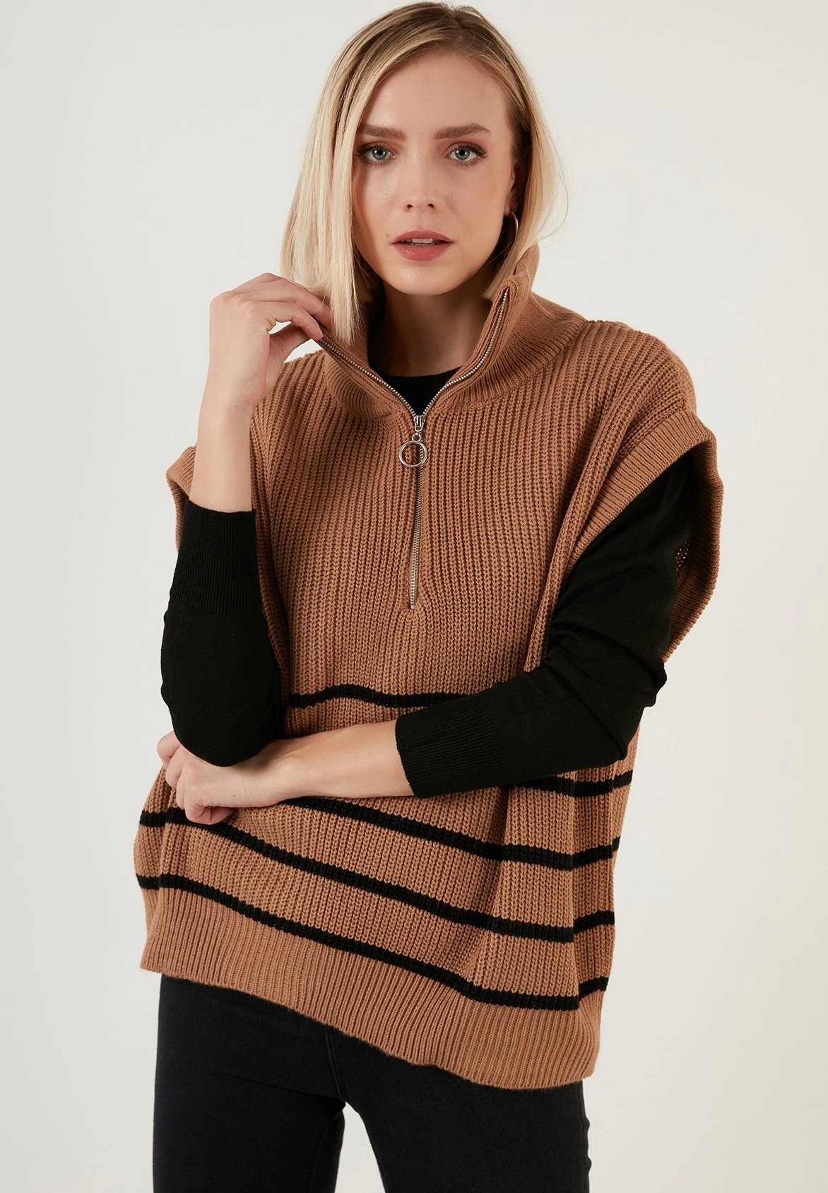 LELA Regular FitT-Shirt Con StampaBrown Donna T-shirt E Top L6S21D02C-O11 3 LELA Regular FitT-Shirt Con StampaBrown Donna T-shirt E Top L6S21D02C-O11 - immagine 3