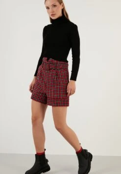 LELA Regular Fit - Shorts - Red -Lela caa82611d6c94fc5b29d31ca90fe3eeb