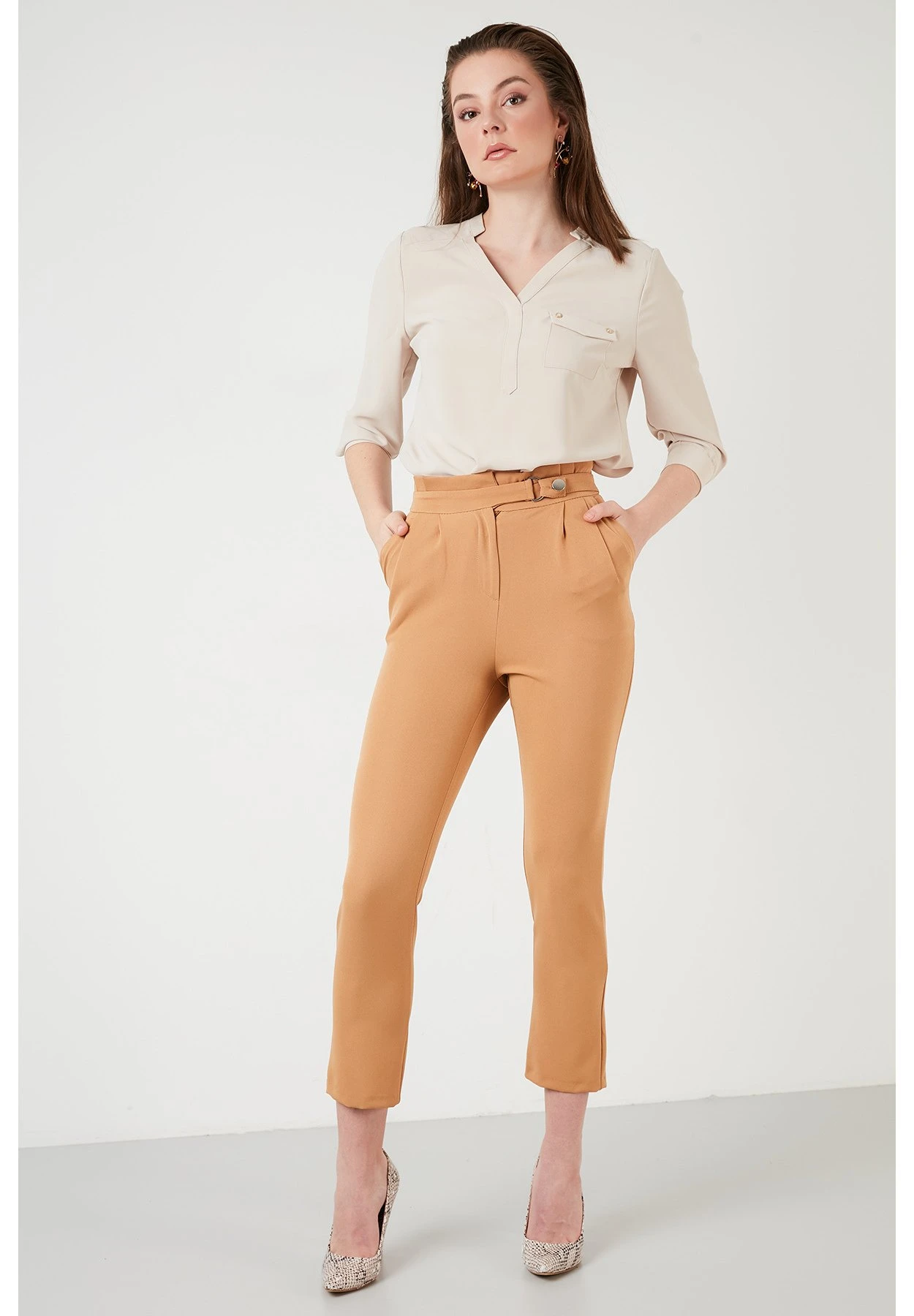 LELA Regular Fit - Pantaloni - Camel 2 LELA Regular Fit - Pantaloni - Camel - immagine 2