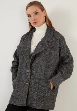 LELA Loose FitCappotto CortoBlack Donna Cappotti L6S21U01E-Q11 -Lela d8c53fb57b1e4c1fb67244fa7d4b072a