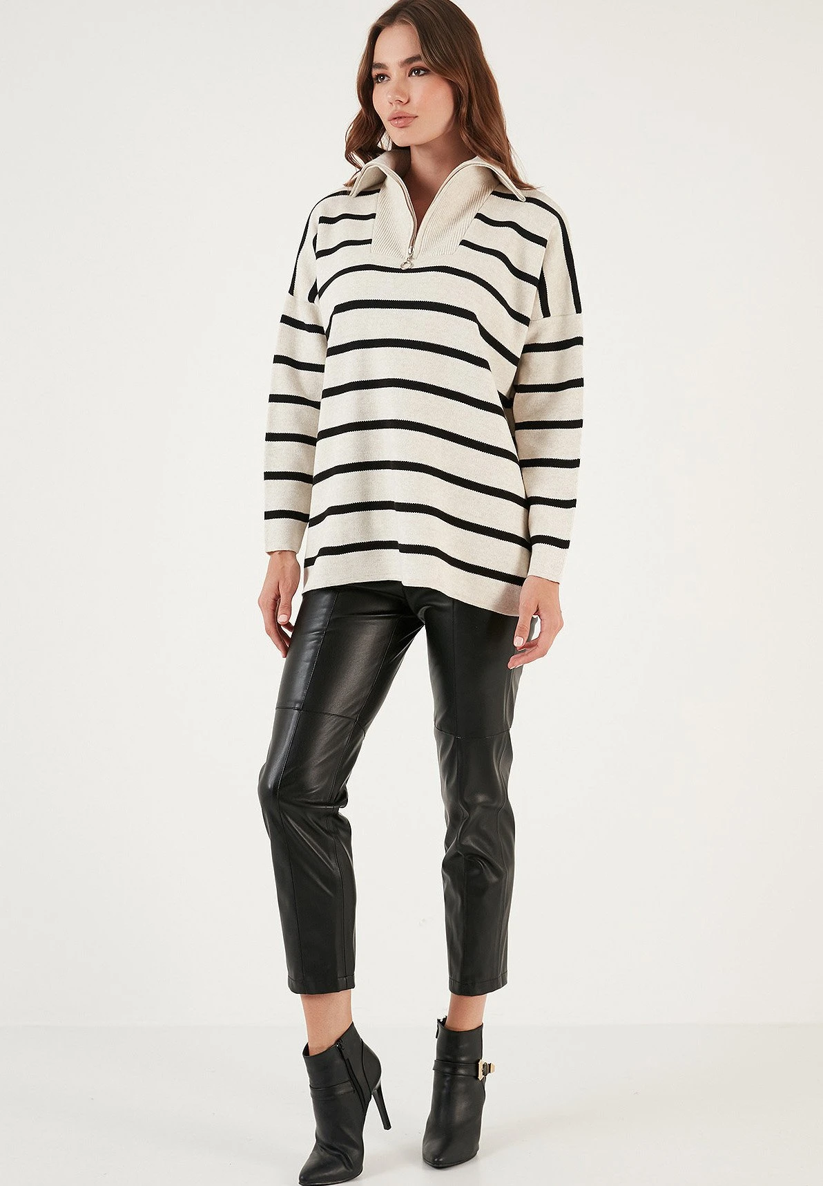 LELA MaglioneLight Stone/Black Donna Maglieria L6S21I05C-C11 2 LELA MaglioneLight Stone/Black Donna Maglieria L6S21I05C-C11 - immagine 2