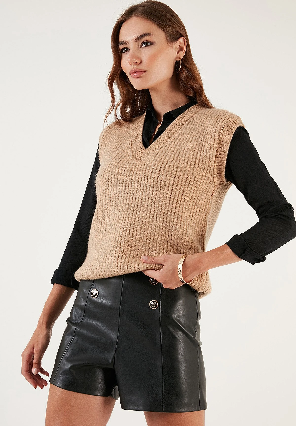 LELA Regular FitMaglioneCamel Donna Maglieria L6S21I02C-B11 3 LELA Regular FitMaglioneCamel Donna Maglieria L6S21I02C-B11 - immagine 3