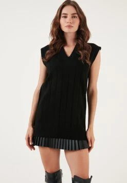 LELA Regular Fit - T-Shirt Basic - Black 10 LELA Regular Fit - T-Shirt Basic - Black -Lela de49bc9c66544d59ba06b23af1e68a38