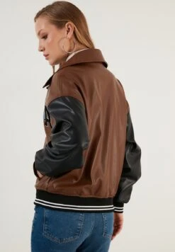 LELA Loose Fit - Giacca In Similpelle - Brown -Lela e418d3f84d444f5d94e34ab10e87c02a