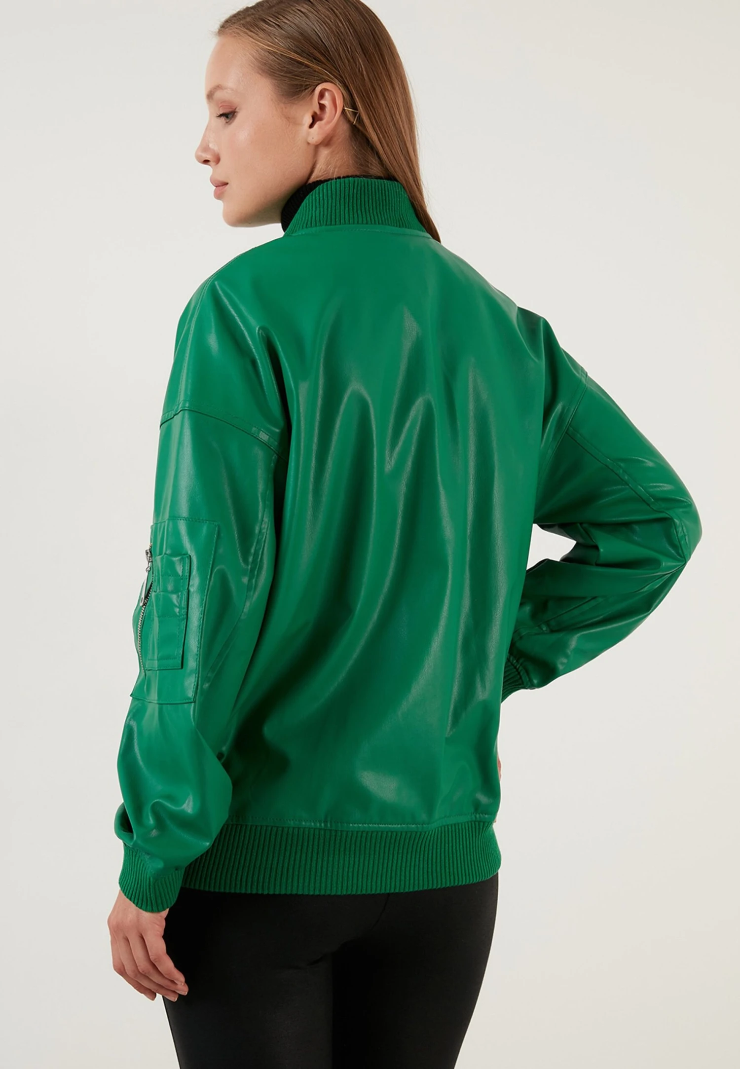 LELA Loose FitGiacca In SimilpelleBenetton Color Donna Giacche E Blazer L6S21U01P-M11 2 LELA Loose FitGiacca In SimilpelleBenetton Color Donna Giacche E Blazer L6S21U01P-M11 - immagine 2