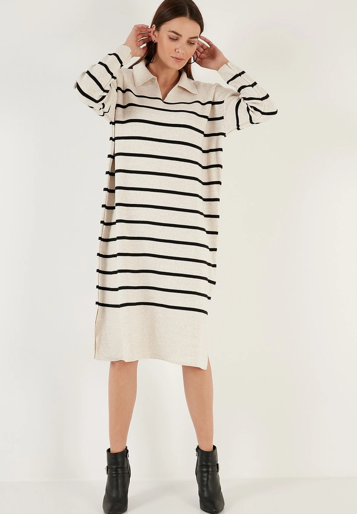 LELA Abito In Maglia - Light Stone Black 2 LELA Abito In Maglia - Light Stone Black - immagine 2