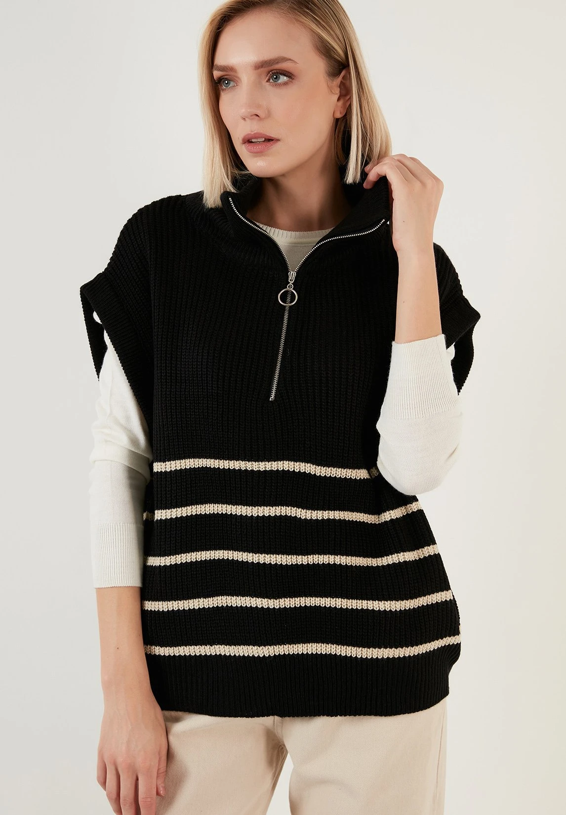 LELA Regular FitT-Shirt Con StampaBlack Donna T-shirt E Top L6S21D02C-Q11 1 LELA Regular FitT-Shirt Con StampaBlack Donna T-shirt E Top L6S21D02C-Q11