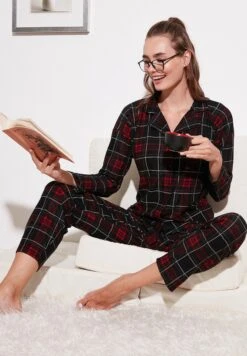 LELA Regular FitPigiamaAnthracite Red Donna Intimo Notte E Loungewear L6S81P00S-Q12 7 LELA Regular FitPigiamaAnthracite Red Donna Intimo Notte E Loungewear L6S81P00S-Q12 -Lela f37767eb39234951aeea573259b46d9e