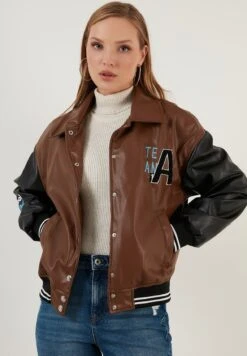 LELA Loose Fit - Giacca In Similpelle - Brown -Lela f54454aca6944f06b49a6dafd04de4b2