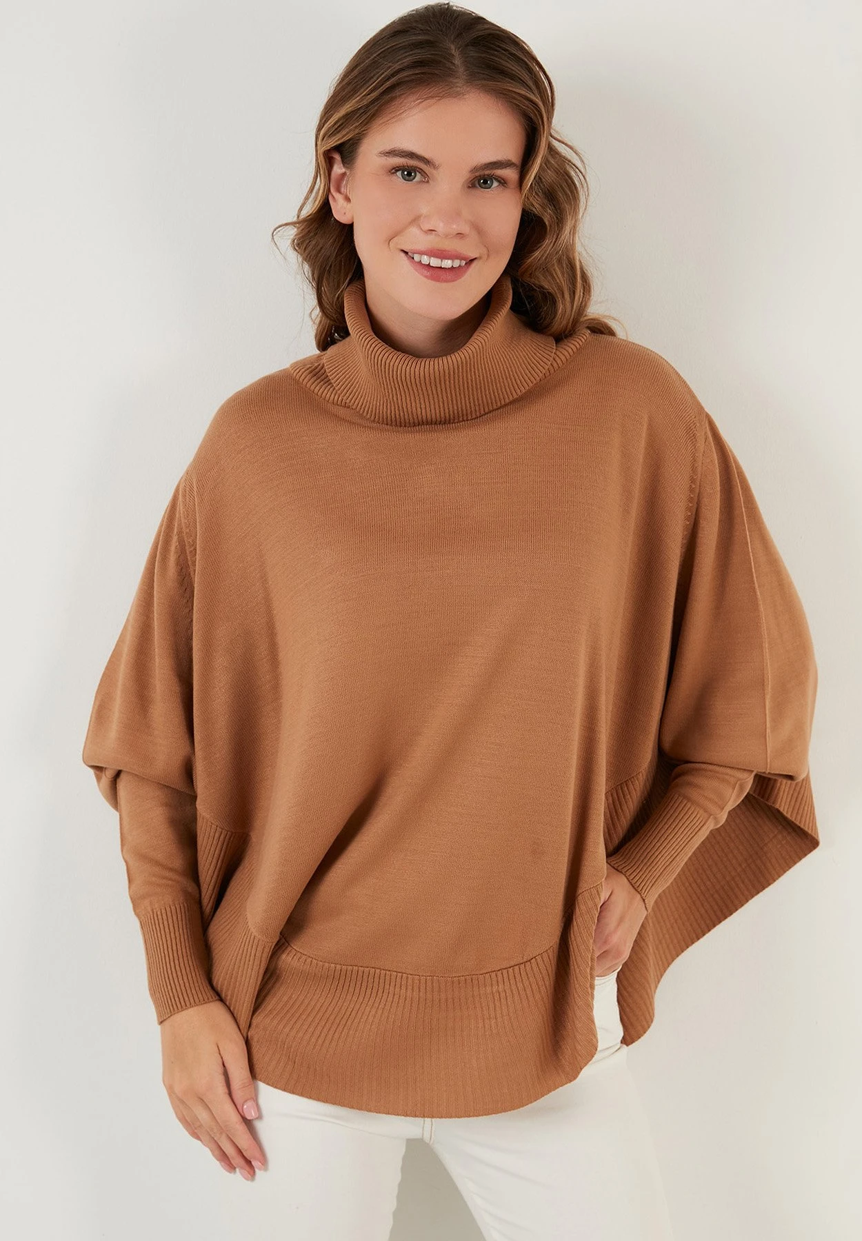 LELA Mantella - Caramel 1 LELA Mantella - Caramel