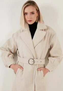 LELA Regular Fit - Trench - Stone -Lela f78de15364394af4aadd0aff50f6fb47