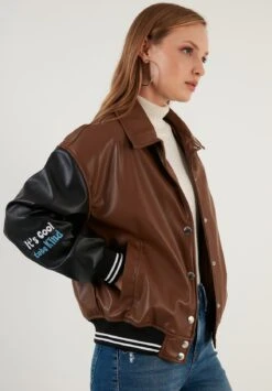 LELA Loose Fit - Giacca In Similpelle - Brown -Lela f80fe7b013d64780aebef3eb0ca0e174