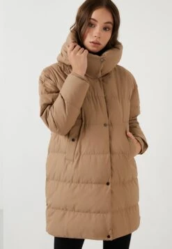 LELA Oversized Inflatable Long Cappotto InvernaleBeige Donna Cappotti L6S21U00B-B11 -Lela fd384f6d3c9448009c7a7665bd111d79