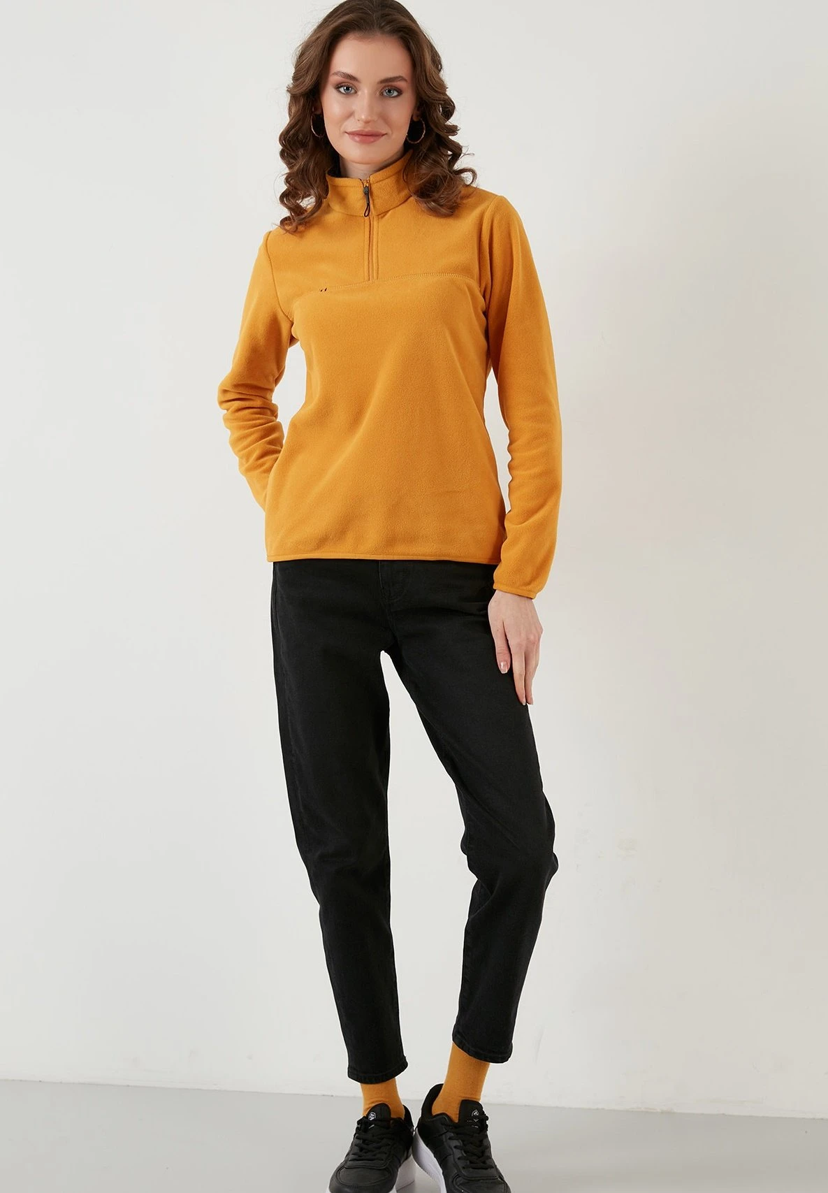 LELA Slim FitFelpa In PileMustard Color Donna Felpe L6S21J01A-E11 2 LELA Slim FitFelpa In PileMustard Color Donna Felpe L6S21J01A-E11 - immagine 2